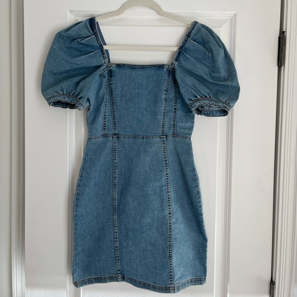 Fitted denim puff sleeve mini dress